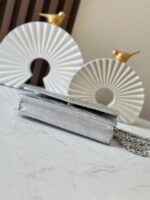 CHANEL 25S WALLET ON CHAIN 19 IN SILVER LAMBSKIN - Image 5