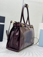 PRADA 25S BONNIE LARGE HANDBAG 38 IN BURGUNDY GLOSSY CALFSKIN GOLD HARDWARE - Image 13