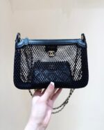 MESH POUCH 20 IN BLACK EFFECT LAMBSKIN WITH GOLD HARDWARE - Image 8