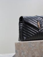 LOULOU LARGE 36 IN BLACK QUILTED CALFSKIN GOLD HARDWARE - Image 3