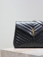 LOULOU LARGE 36 IN BLACK QUILTED CALFSKIN GOLD HARDWARE - Image 7