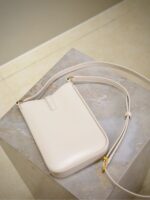 LE 5 À 7 PHONE BAG 18 IN WHITE CALFSKIN - Image 2