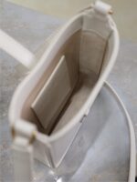 LE 5 À 7 PHONE BAG 18 IN WHITE CALFSKIN - Image 15