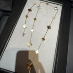 DETACHABLE CLOVER 15(11+4) FLOWER ROSE GOLD NECKLACE SET - Image 9