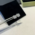CLOVER MINI DIAMOND STUD EARRINGS - Image 2